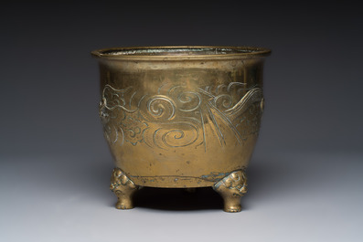 A large Chinese bronze 'Dragon' tripod censer, 19th C.