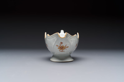 A Chinese armorial plate, a serving dish and a sauce boat with the arms of de Heere for the Dutch market, Qianlong, ca. 1735-1765