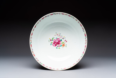 A Chinese famille rose punch bowl with figural design, Qianlong
