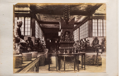 A photo album with sights, landmarks and people of China, incl. Canton, Shanghai, Hangzhou, Guanghzou and Hong Kong, late 19/early 20th C.