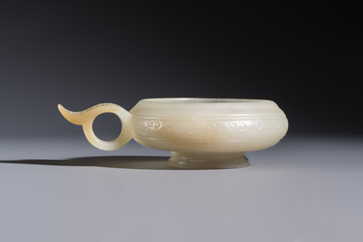 A Chinese archaistic celadon jade handled cup, 'Yi 匜', 17/18th C.