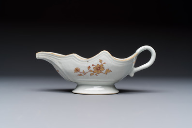A Chinese armorial plate, a serving dish and a sauce boat with the arms of de Heere for the Dutch market, Qianlong, ca. 1735-1765