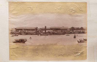 A photo album with sights, landmarks and people of China, incl. Canton, Shanghai, Hangzhou, Guanghzou and Hong Kong, late 19/early 20th C.