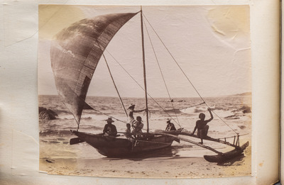 A photo album with sights, landmarks and people of China, incl. Canton, Shanghai, Hangzhou, Guanghzou and Hong Kong, late 19/early 20th C.