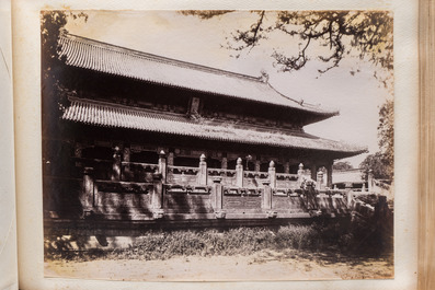A photo album with sights, landmarks and people of China, incl. Canton, Shanghai, Hangzhou, Guanghzou and Hong Kong, late 19/early 20th C.
