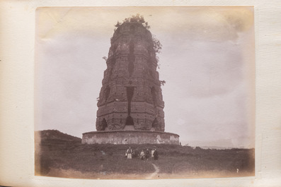 A photo album with sights, landmarks and people of China, incl. Canton, Shanghai, Hangzhou, Guanghzou and Hong Kong, late 19/early 20th C.
