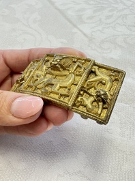 A Chinese gilt-bronze 'Dragon' belt buckle, 19th C.