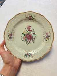 Two Chinese famille rose serving dishes and six plates with floral design, Qianlong