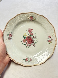 Two Chinese famille rose serving dishes and six plates with floral design, Qianlong