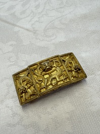 A Chinese gilt-bronze 'Dragon' belt buckle, 19th C.
