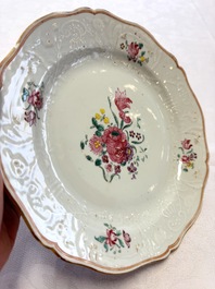 Two Chinese famille rose serving dishes and six plates with floral design, Qianlong