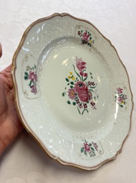 Two Chinese famille rose serving dishes and six plates with floral design, Qianlong