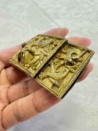 A Chinese gilt-bronze 'Dragon' belt buckle, 19th C.