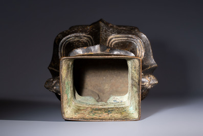 A Chinese archaic bronze wine vessel, 'Hu 壺', Ming