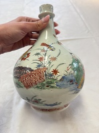 A very fine Dutch-decorated Japanese Arita bottle, Edo, 17th C.