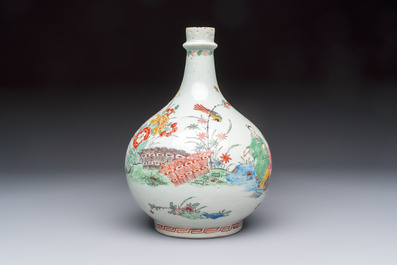A very fine Dutch-decorated Japanese Arita bottle, Edo, 17th C.