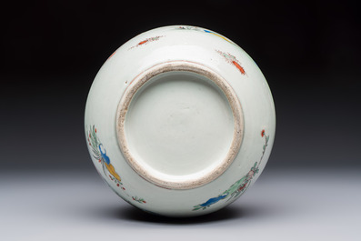 A very fine Dutch-decorated Japanese Arita bottle, Edo, 17th C.