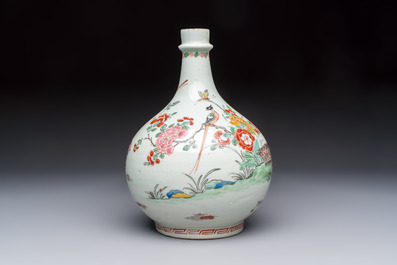 A very fine Dutch-decorated Japanese Arita bottle, Edo, 17th C.