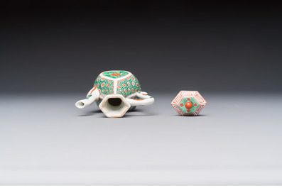 A Chinese famille verte rosewater sprinkler, a wucai jar and a Samson Paris verte-style covered ewer, 17/19th C.