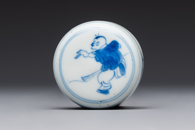 A Chinese blue and white 'Elegant Beauties' tea caddy and cover, artemisia leaf mark, Kangxi