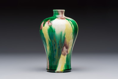 A Chinese sancai-glazed 'Meiping' vase on a wooden stand, 19th C.