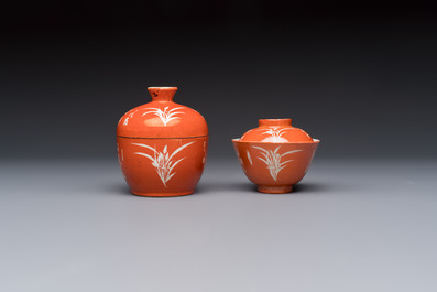 Two Chinese coral-red-ground covered bowls and a famille rose covered cricket box, Zhang Yihe 張義和 and Gong Hesheng 龔和盛 marks, 19th C.