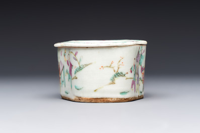 Two Chinese coral-red-ground covered bowls and a famille rose covered cricket box, Zhang Yihe 張義和 and Gong Hesheng 龔和盛 marks, 19th C.