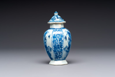 A Chinese blue and white tea caddy, a teapot and an Imari-style teapot, Kangxi/Yongzheng