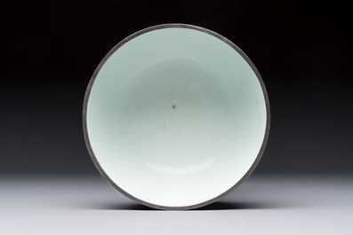 A Chinese blue and white 'Bleu de Hue' bowl with mythical beasts, Nguyen 阮 mark, 19th C.
