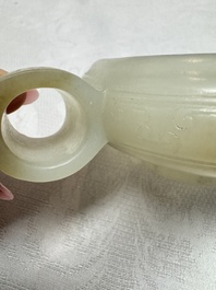 A Chinese archaistic celadon jade handled cup, 'Yi 匜', 17/18th C.