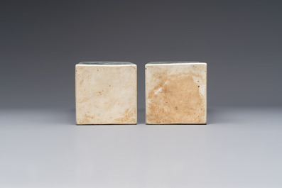 A pair of Chinese famille verte 'Antiquities' square vases, 19th C.