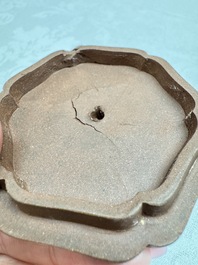 A Chinese Yixing stoneware inscribed teapot and cover, Zhong Shi Qiu 中獅球 mark, 20th C.