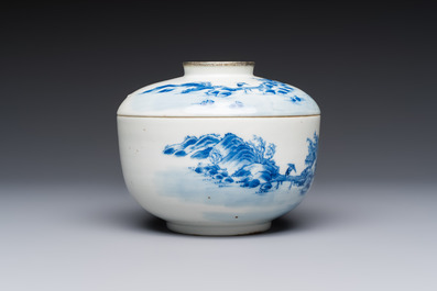 A pair of Chinese blue and white 'Bleu de Hue' covered bowls with landscape design, Phong Vu Quy Chu 風雨歸舟 marks, 19th C.