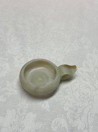 A Chinese archaistic celadon jade handled cup, 'Yi 匜', 17/18th C.