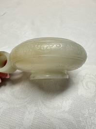 A Chinese archaistic celadon jade handled cup, 'Yi 匜', 17/18th C.