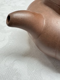 A Chinese Yixing stoneware inscribed teapot and cover, Zhong Shi Qiu 中獅球 mark, 20th C.
