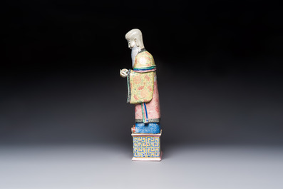 A large Chinese famille rose figure of Shoulao, 19th C.