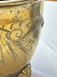 A large Chinese bronze 'Dragon' tripod censer, 19th C.