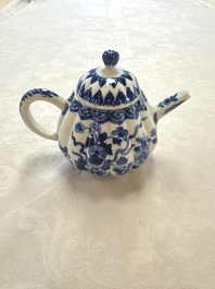 A Chinese blue and white tea caddy, a teapot and an Imari-style teapot, Kangxi/Yongzheng