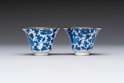 Four Chinese blue and white 'Bleu de Hue' cups and two bowls, various marks, 19th C.