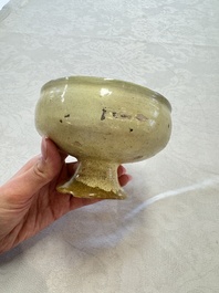 An Italian incised slipware footed bowl, 16/17th C.