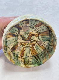 An Italian incised slipware footed bowl, 16/17th C.