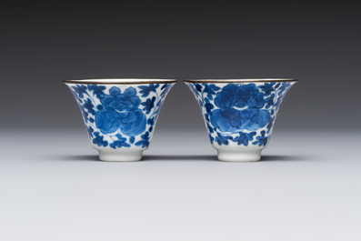 Four Chinese blue and white 'Bleu de Hue' cups and two bowls, various marks, 19th C.
