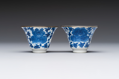 Four Chinese blue and white 'Bleu de Hue' cups and two bowls, various marks, 19th C.