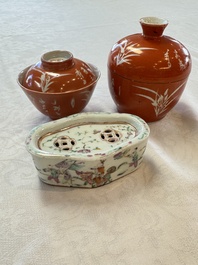 Two Chinese coral-red-ground covered bowls and a famille rose covered cricket box, Zhang Yihe 張義和 and Gong Hesheng 龔和盛 marks, 19th C.