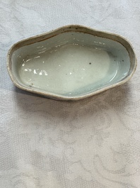 Two Chinese coral-red-ground covered bowls and a famille rose covered cricket box, Zhang Yihe 張義和 and Gong Hesheng 龔和盛 marks, 19th C.