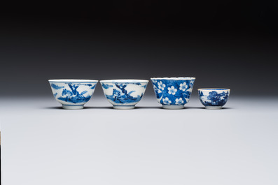11 Chinese blue and white cups and 10 saucers, Kangxi and jade marks, 18/19th C.