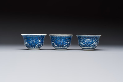 11 Chinese blue and white cups and 10 saucers, Kangxi and jade marks, 18/19th C.