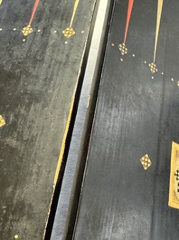 A Chinese Canton gilt-lacquered backgammon board, 19th C.