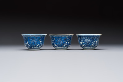 11 Chinese blue and white cups and 10 saucers, Kangxi and jade marks, 18/19th C.